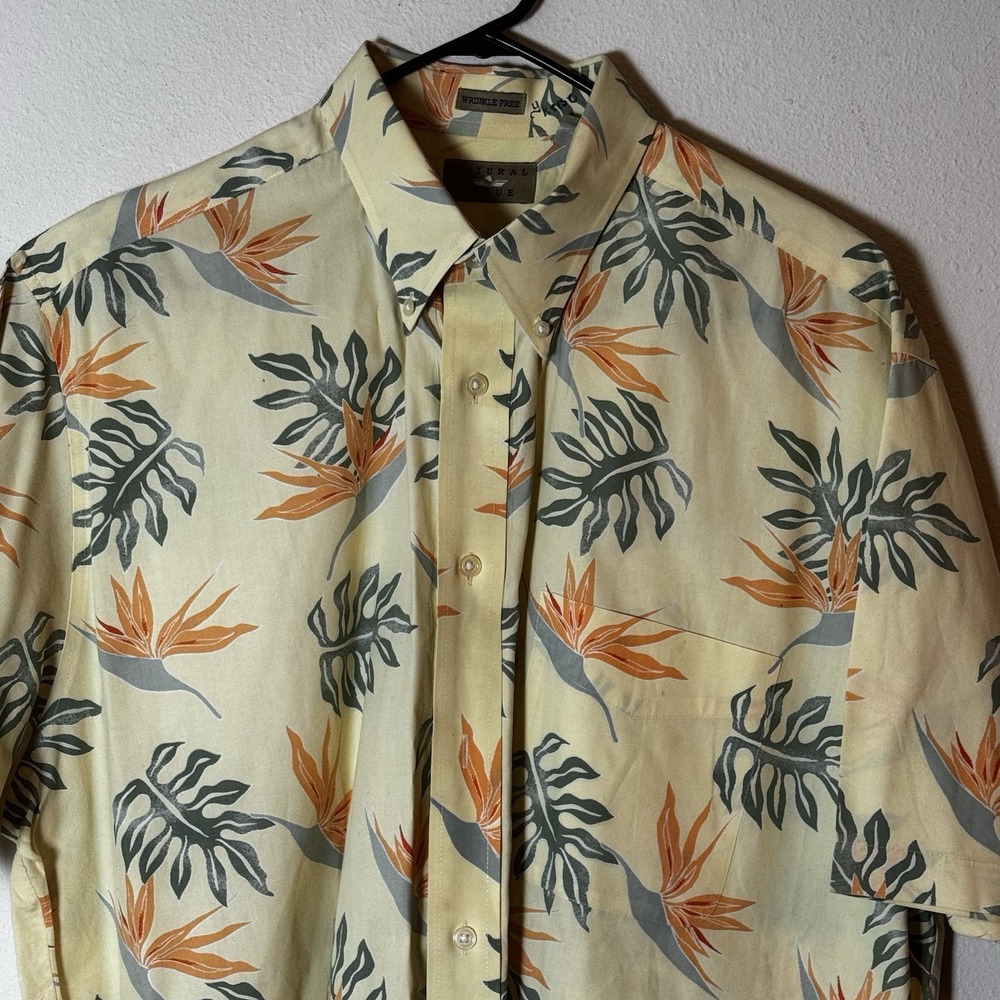 Natural Issue Men's M Hawaiian ButtonUp Wrinkle-Free, Short Sleeve Size Xl